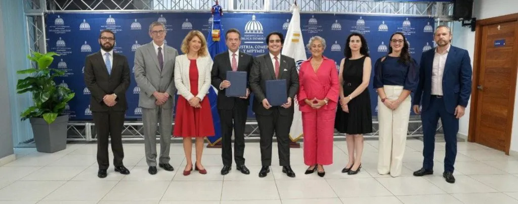 MICM-y-EuroCamara-de-Comercio-firman-acuerdo-01-rs-1024x404