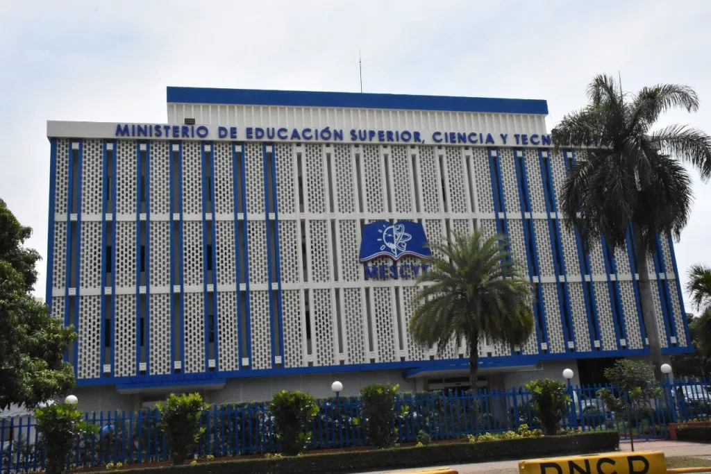 MESCYT-frente-1024x683