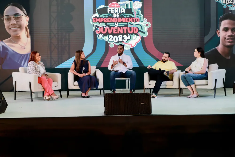 Prestamos-a-emprendedores-de-La-Vega-2-scaled