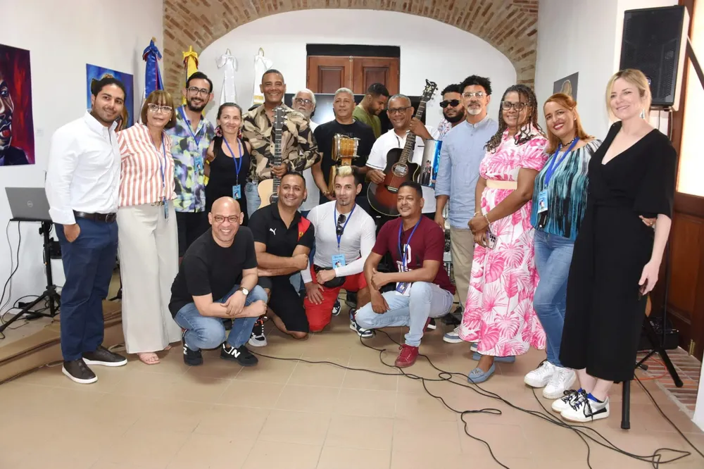 f4446ba02a89d14ef556007f44bf6e18_XL (1)