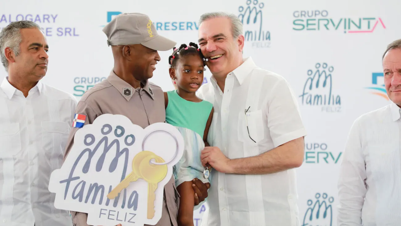 Presidente Abinader entrega 177 viviendas de Familia Feliz para completar 297 del proyecto residencial Praderas del Norte, en Los Alcarrizos(1)