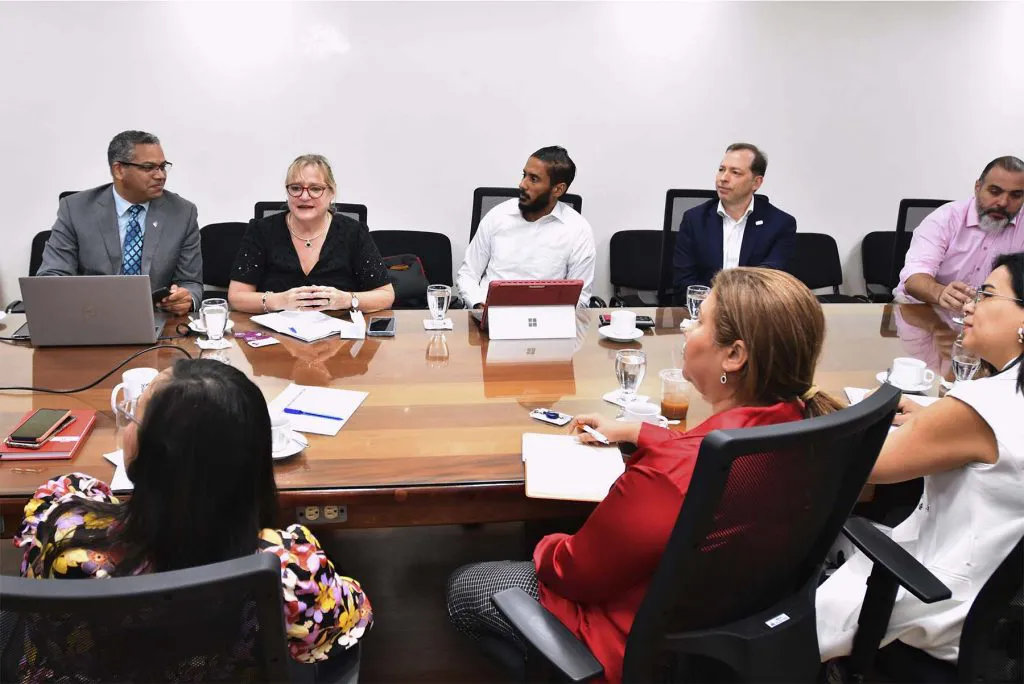 Reunion-de-Cooperacion-Bilateral-y-CASFL-con-USAID1-1024x684