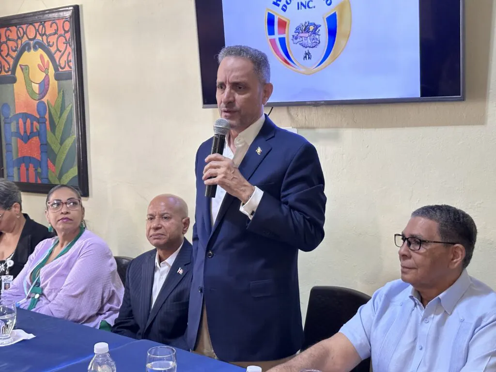 Presidente-Juan-Molina-Almonte-Hogares-Crea-MIP-Hogares-Crea-Oct-2023-1024x768