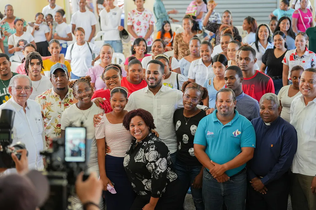 Ministerio-de-la-Juventud-otorgara-1000-becas-priorizando-a-jovenes-vulnerables-de-Elias-Pina-Manzanillo-y-otras-zonas-fronterizas4