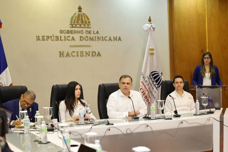 Hacienda-oficializo-la-implementacion-del-modelo-de-Cumplimiento-Regulatorio-y-Antisoborno-768x512