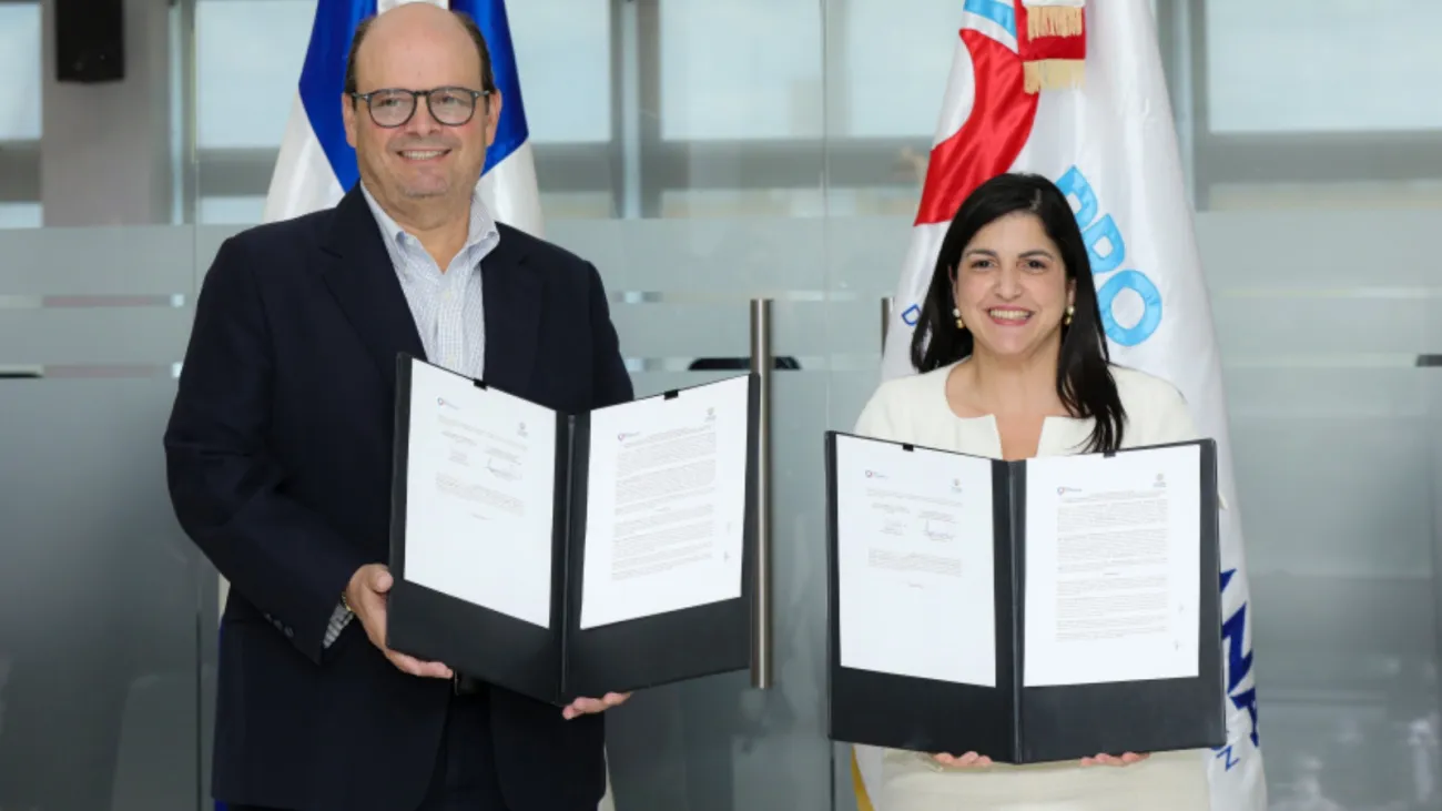 Antonio Ramos, vicepresidente de la CCPSD, Biviana Riveiro, directora ejecutiva de ProDominicana