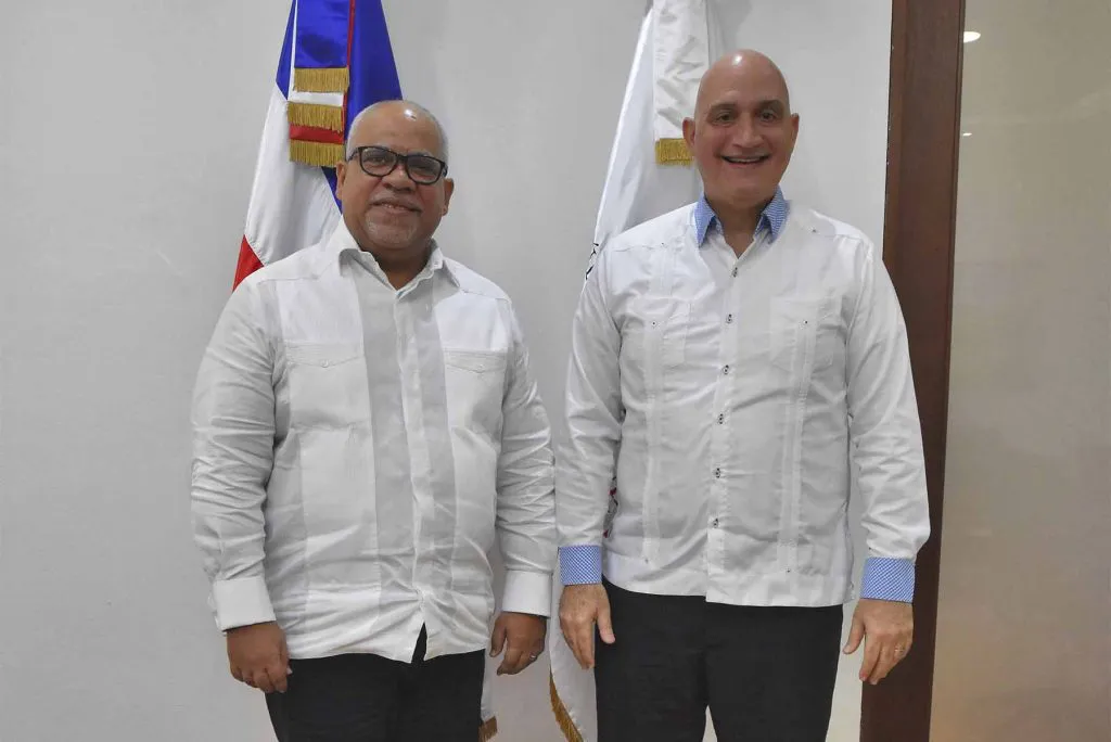 Ministro-de-Economia-y-director-de-Promipyme-1024x684