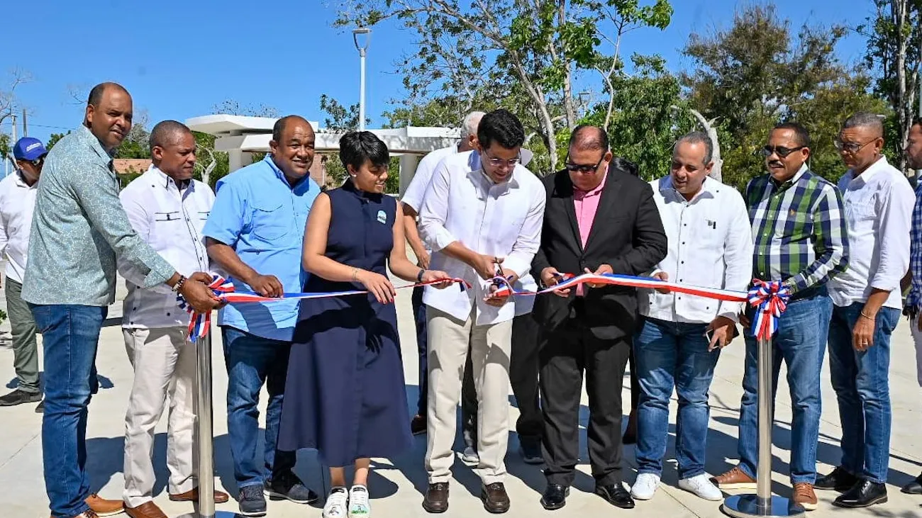 Renovación del Parque Municipal Pepillo Salcedo en Montecristi: Impulso ...