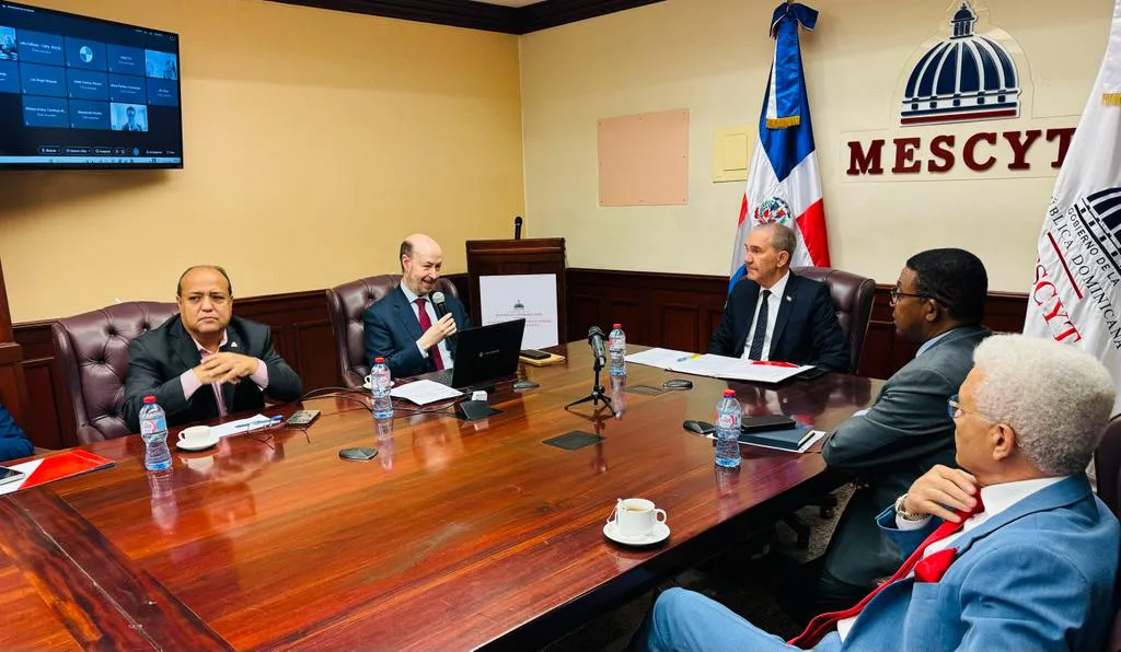 MESCYT-se-compromete-a-impulsar-e-implementar-Estrategia-Iberoamericana-de-Innovacion2