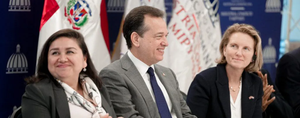 Administradora-adjunta-de-la-USAID-anuncia-donacion-01-original-rs-1024x404