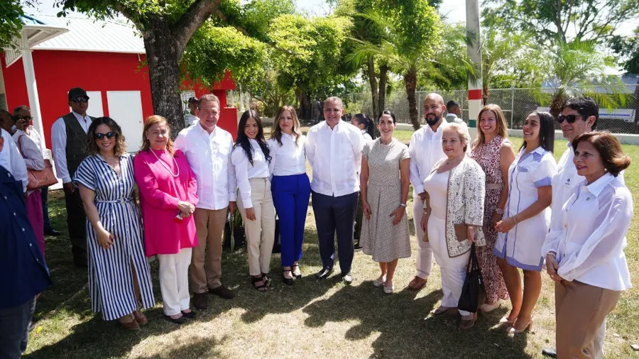 PRIMERA-DAMA-MICM-PEPSICO-Y-ADOCEM-INAUGURAN-REMODELACION-02