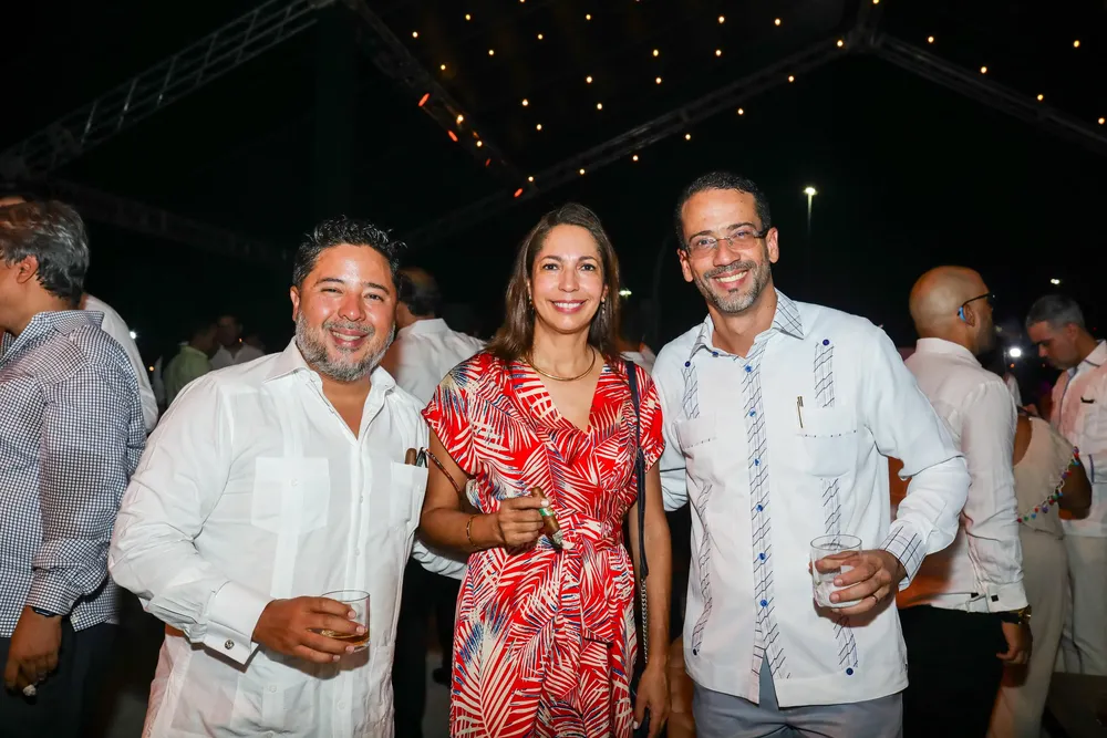 Rosendo Touriñan, Josefina Pichardo y Vladimirn Pimentel 0(1)