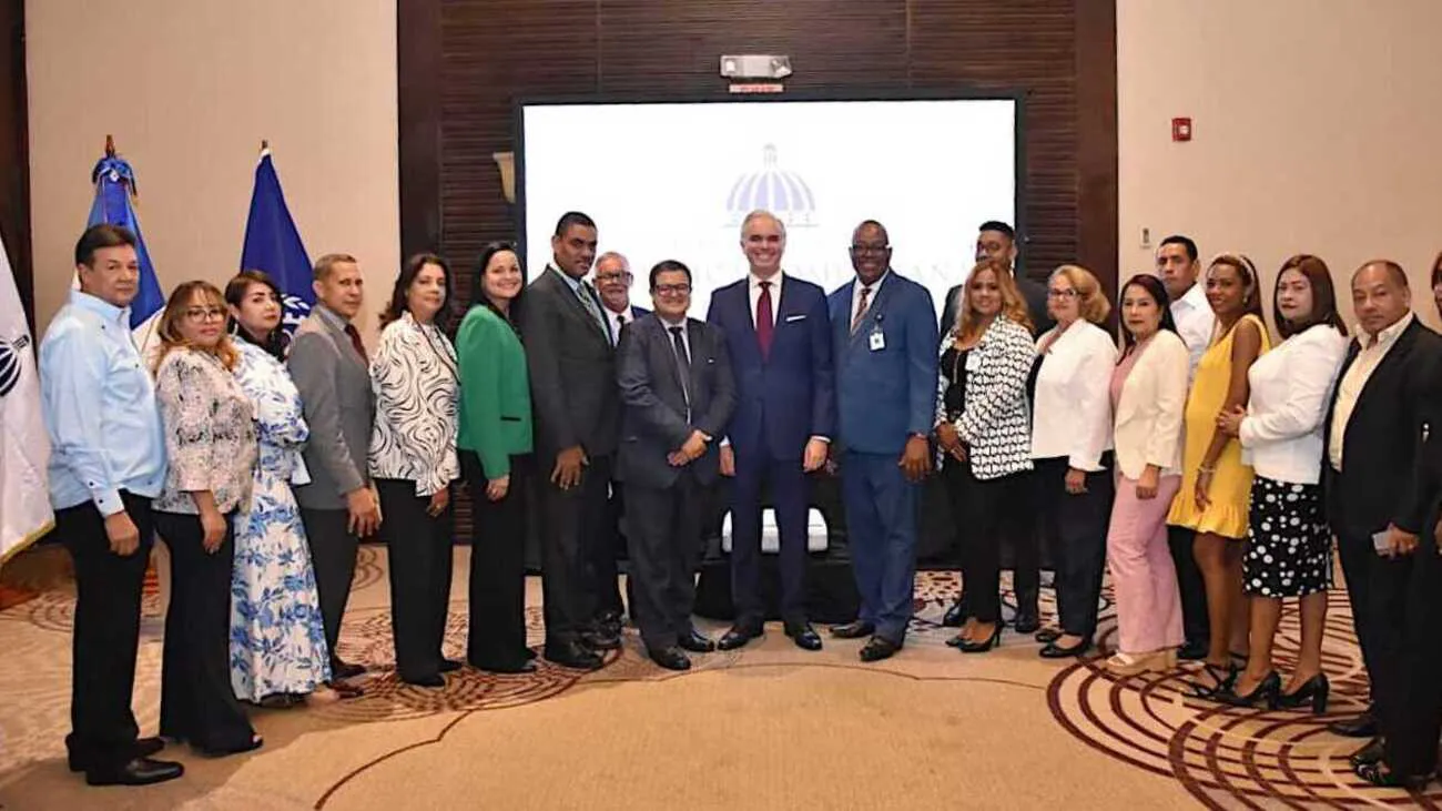 Foto 6. Al centro Luis Francisco