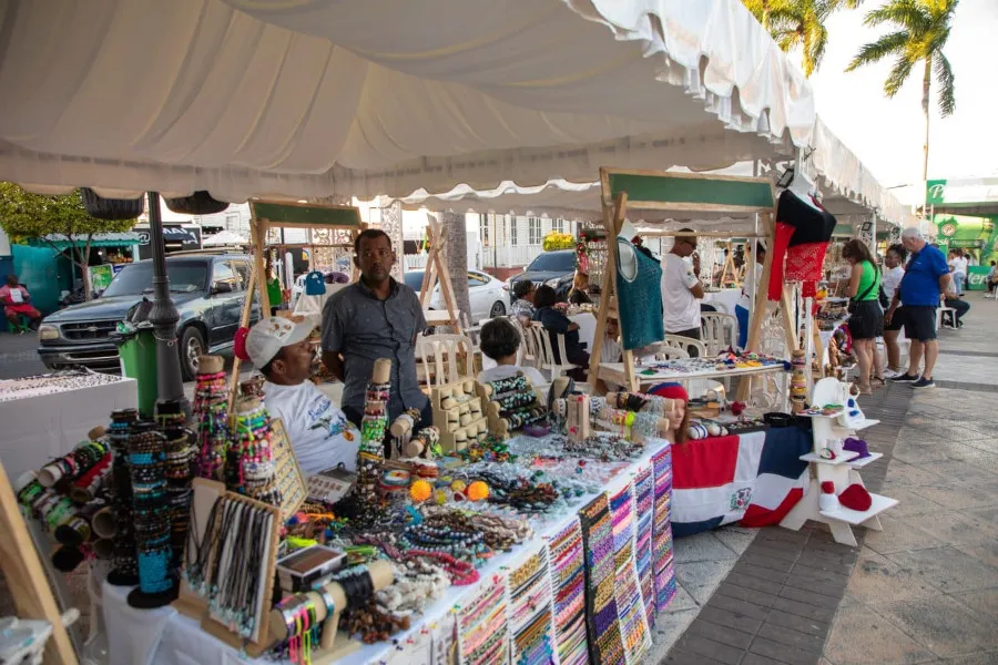 MICM-realiza-primera-feria-artesanal-en-Puerto-Plata-02