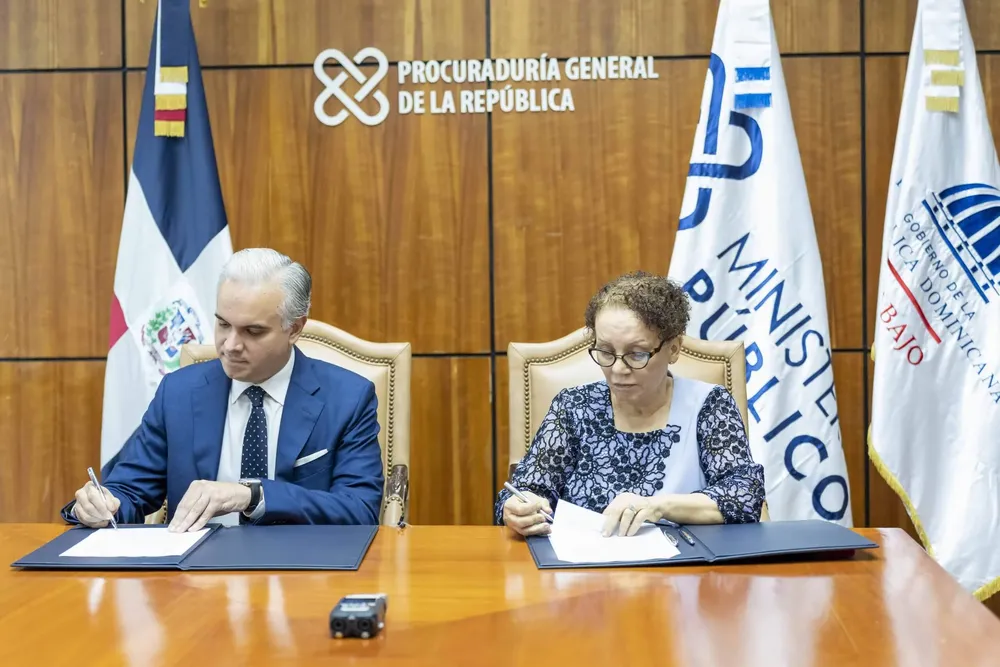 2023-07-11-Procuraduria-General-de-la-Republica-Dominicana-firma-acuerdo-con-el-Ministerio-de-Trabajo_009-scaled(1)