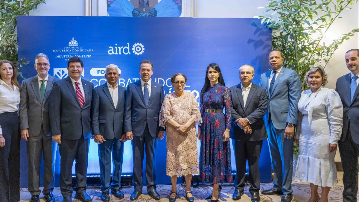 2023-08-15-La-PGR-Miriam-Germán-Foro-Combatiendo-el-Comercio-Ilícito-en-RD_001-1200x675