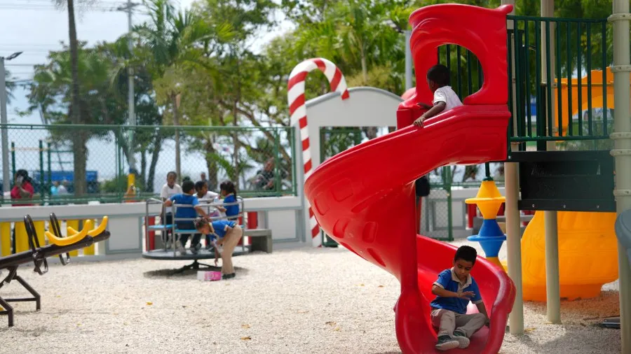 Con-un-costo-de-RD7.7-millones-primera-dama-MICM-03