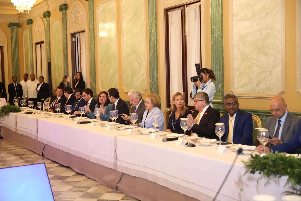 e9cd9221-d1a9-42d3-a472-e12c1c7b403c (1)