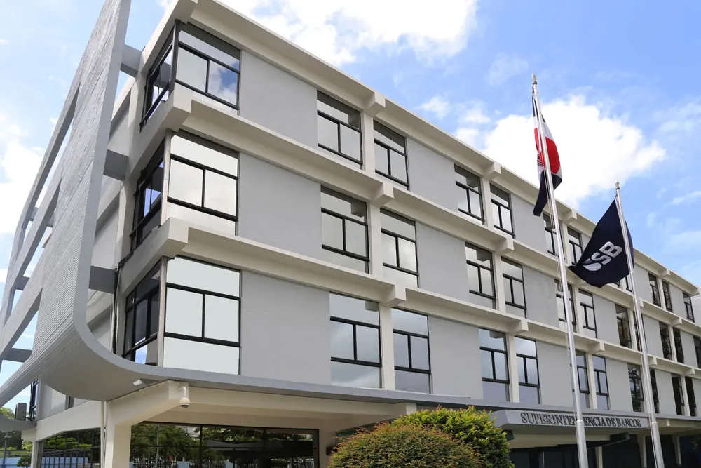 fachada-sede-Superintendencia de Bancos-sb