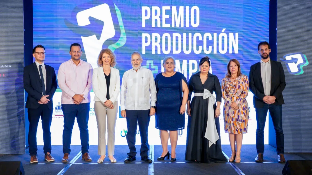 ad26f189-c03b-4f3d-a6f4-65eeeebce01a(1)