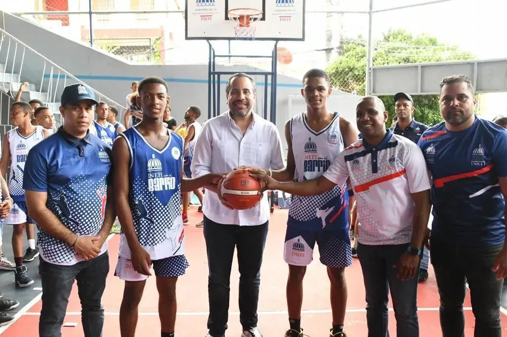 PIE DE FOTO ALBERTO RODRIGUEZ MELLA basket 24 de abril