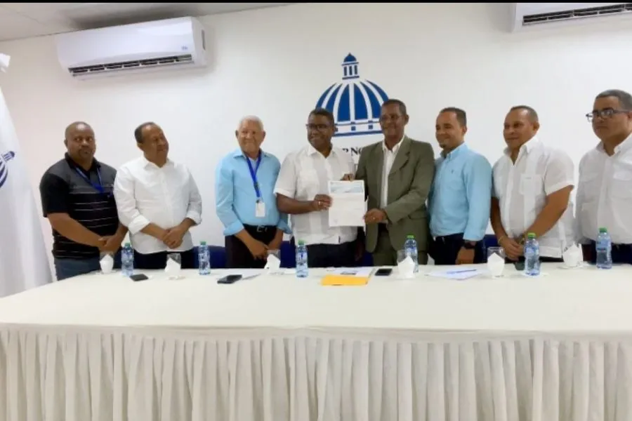 2155D1DC-1004-4A13-B4B7-F10F2BDC6D44-900x600